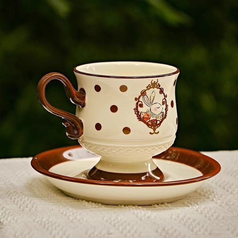 ly gốm sứ phong cách retro